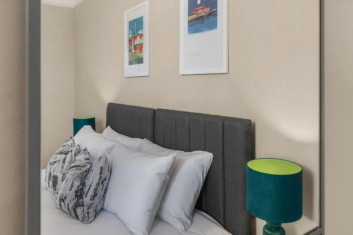 New Beautiful 5 Bedroom Apt In Kemp Town Brighton 0*,