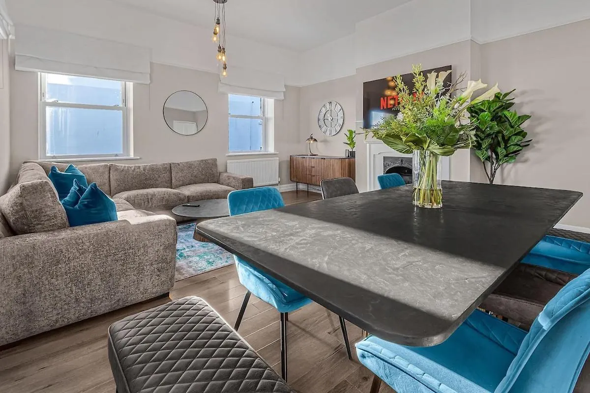 New Beautiful 5 Bedroom Apt In Kemp Town Brighton 0*,  Storbritannien