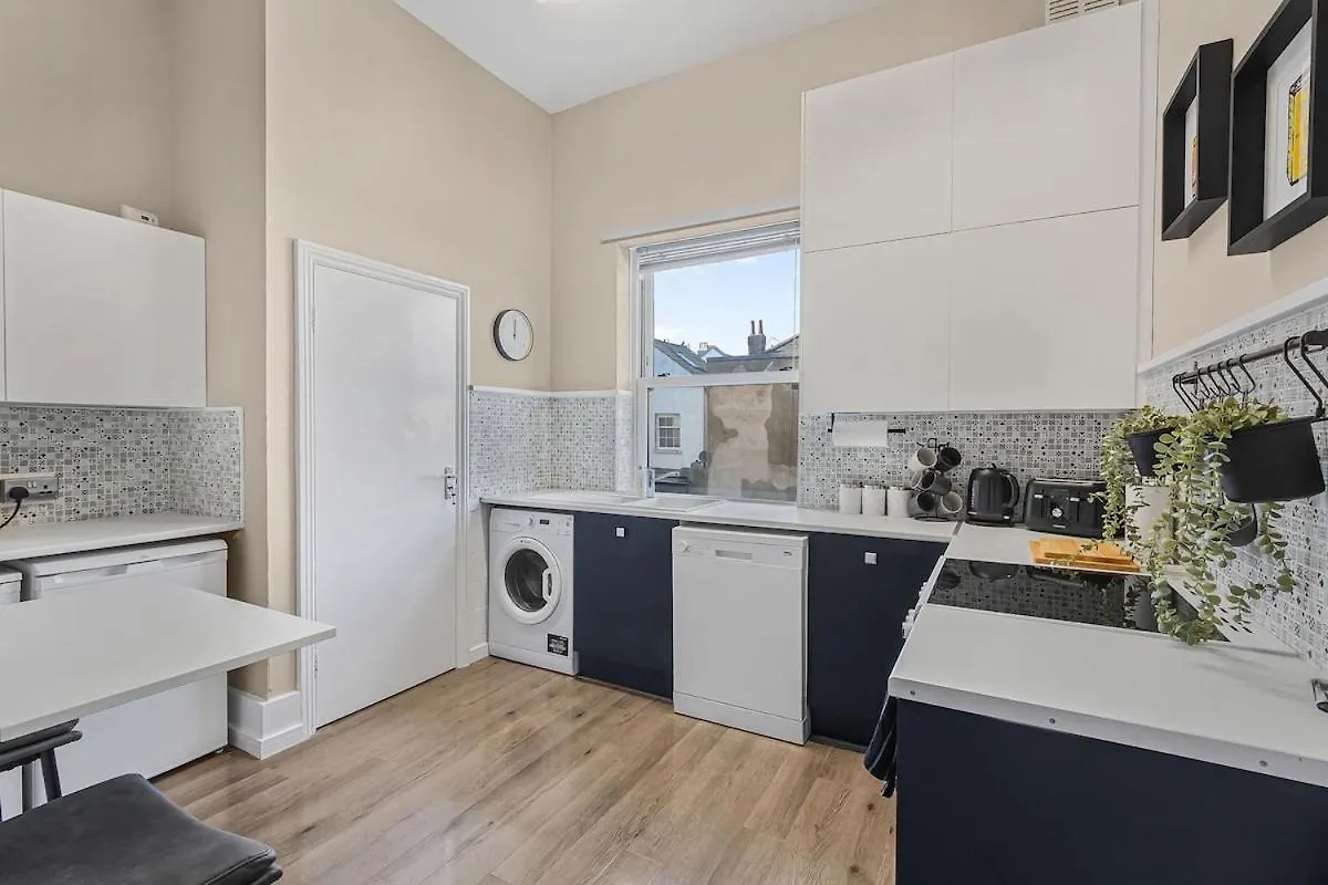 New Beautiful 5 Bedroom Apt In Kemp Town Brighton Storbritannien